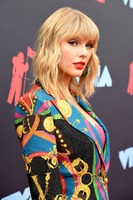 Taylor Swift Longsleeve T-shirt #3900886