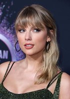 Taylor Swift Sweatshirt #3920657