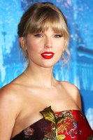 Taylor Swift Longsleeve T-shirt #3920666