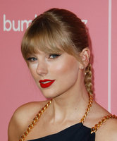 Taylor Swift Longsleeve T-shirt #3920684