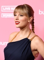 Taylor Swift Longsleeve T-shirt #3920737