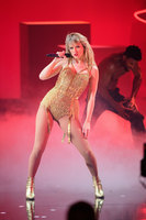 Taylor Swift Longsleeve T-shirt #3920784
