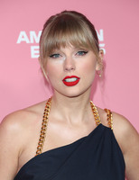 Taylor Swift Longsleeve T-shirt #3920868