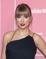 Taylor Swift Longsleeve T-shirt #3920874