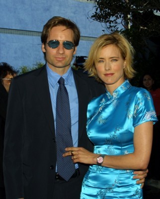 Tea Leoni posters