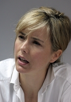 Tea Leoni longsleeve t-shirt #2238562