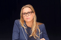 Tea Leoni longsleeve t-shirt #2707604