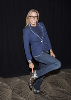 Tea Leoni longsleeve t-shirt #2707607