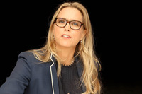 Tea Leoni longsleeve t-shirt #2707613