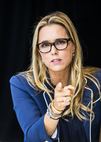 Tea Leoni longsleeve t-shirt #2707614