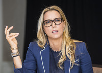 Tea Leoni longsleeve t-shirt #2707616