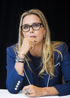 Tea Leoni longsleeve t-shirt #2707617