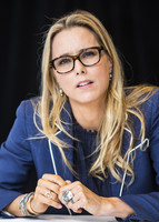 Tea Leoni longsleeve t-shirt #2707631