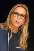 Tea Leoni longsleeve t-shirt #2707634