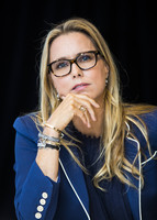 Tea Leoni longsleeve t-shirt #2707642