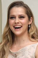 Teresa Palmer Longsleeve T-shirt #2350324