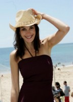 Teri Hatcher Sweatshirt #1250838