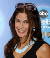 Teri Hatcher mug #G116303