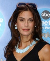 Teri Hatcher Sweatshirt #1360676