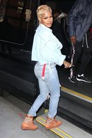 Teyana Taylor Longsleeve T-shirt #3197287