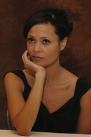 Thandie Newton Longsleeve T-shirt #2238696