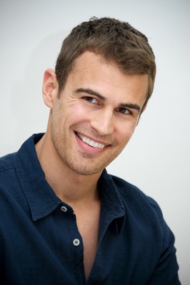 Theo James Poster 2432813