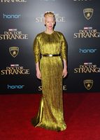 Tilda Swinton Sweatshirt #3931403