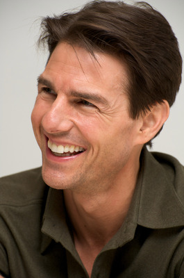 Tom Cruise Poster 2410980