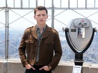 Tom Holland Longsleeve T-shirt #3889985