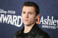 Tom Holland Longsleeve T-shirt #3951283