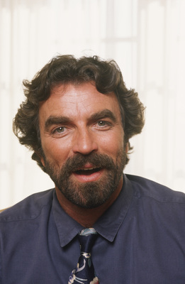 Tom Selleck puzzle 2209797