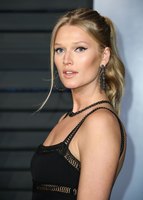 Toni Garrn mug #G1362983