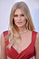 Toni Garrn t-shirt #3298346