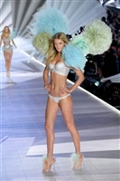 Toni Garrn mug #G2246506