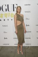 Toni Garrn mug #G2481181