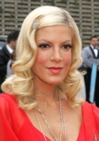 Tori Spelling Longsleeve T-shirt #1442600