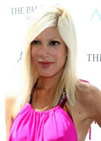 Tori Spelling Longsleeve T-shirt #1521236