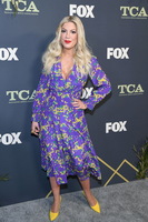 Tori Spelling Longsleeve T-shirt #3813520