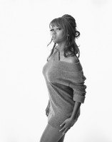 Tyra Banks Sweatshirt #2342118