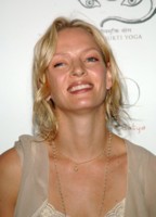 Uma Thurman Longsleeve T-shirt #1441817