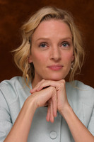 Uma Thurman Longsleeve T-shirt #2236095