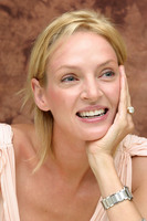 Uma Thurman Longsleeve T-shirt #2250095