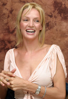 Uma Thurman Longsleeve T-shirt #2250098