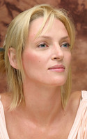 Uma Thurman Longsleeve T-shirt #2250099