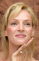 Uma Thurman Longsleeve T-shirt #2250105