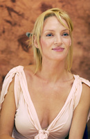 Uma Thurman Longsleeve T-shirt #2271139