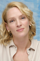 Uma Thurman Longsleeve T-shirt #2280041