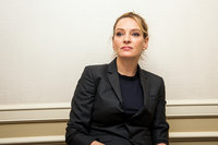 Uma Thurman Longsleeve T-shirt #2467275