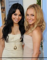 Vanessa Hudgens Sweatshirt #1523309
