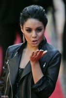 Vanessa Hudgens Sweatshirt #1523320